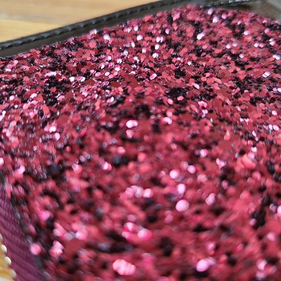 NWT- KATE SPADE-Odette Black Cherry Glitter Medium L-Zip Card Holder in Black Ch - Picture 4 of 9